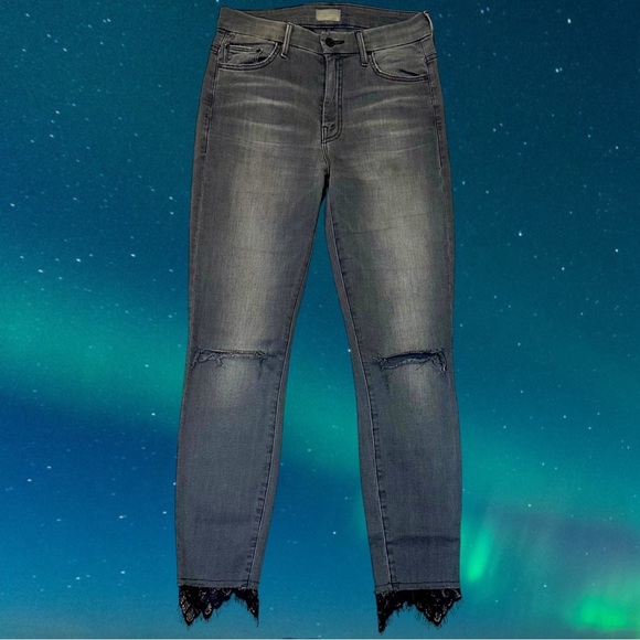 MOTHER Denim ‘High Waisted Looker Dagger Ankle Fray’ Jeans in “A Lacey Saloon” - Picture 1 of 16